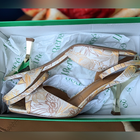 J. Reneé Floral Vaarika Heeled Sandals - Picture 8 of 10